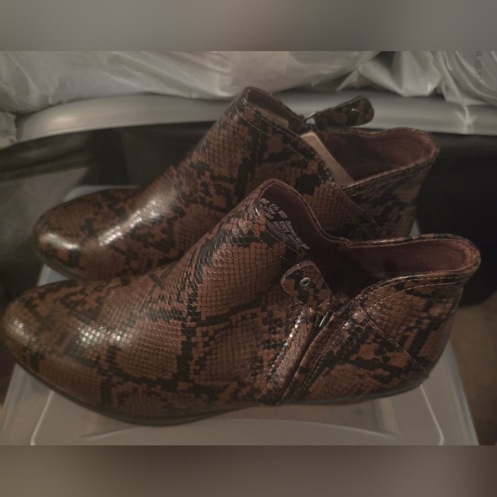 Women's Snakeskin Boots